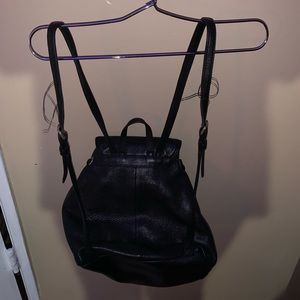 Black small back pack Kate Spade, leather
